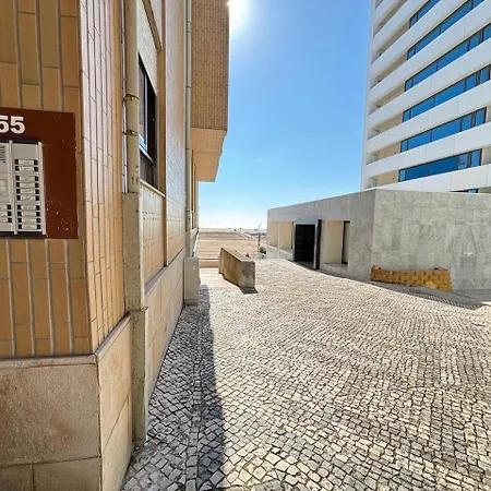 Two Bedroom Near And Casino Daire